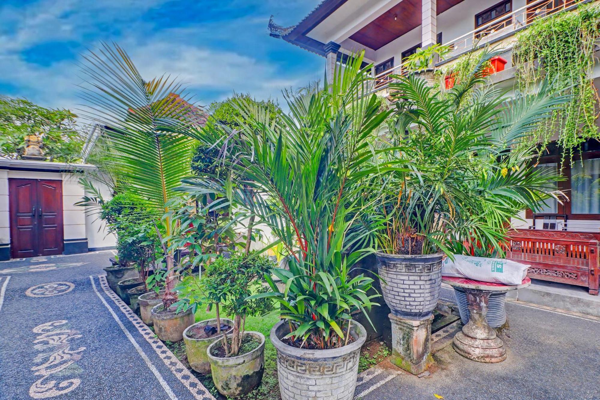 Collection O Bali Near Kedonanan Beach Formerly New Asta Graha Homestay Jimbaran Extérieur photo